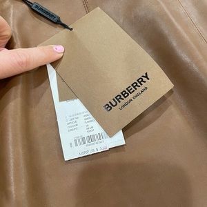 Burberry leather skirt size 8 brand bee never worn